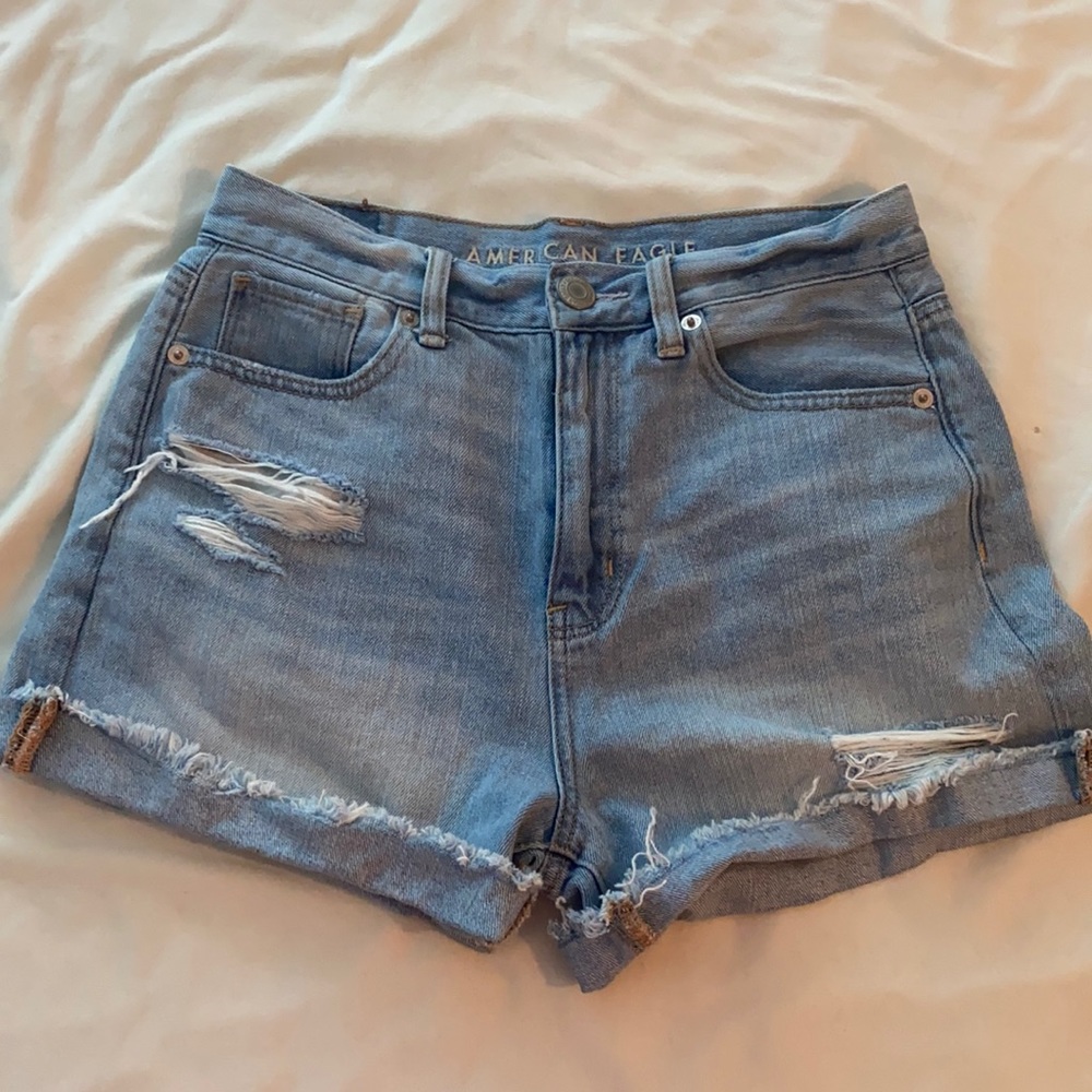 Lightly worn. Mom shirt from AE!